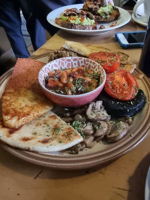 Full Scottish breakfast at The Glasvegan in Glasgow