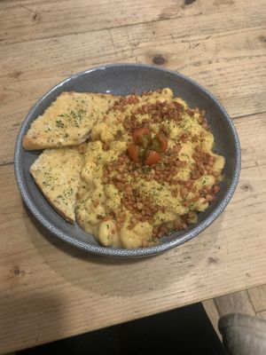 mac n cheeze  at The Glasvegan in Glasgow