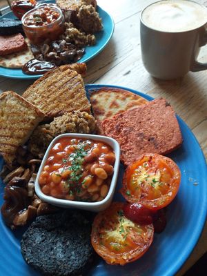 Full Scottish breakfast at The Glasvegan in Glasgow
