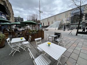 Outdoor seating   at The Glasvegan in Glasgow