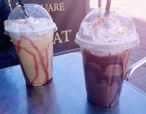 Vegan Milkshakes 'Peaches 'n' Cream' and 'Cookie Monster' at The Glasvegan in Glasgow