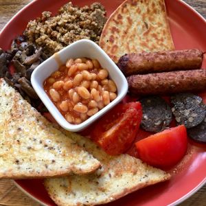 Full Scottish breakfast at The Glasvegan in Glasgow