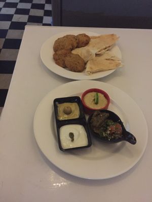 Hummus, babaganoush, tabbouleh... at Marrakech in Santa Marta