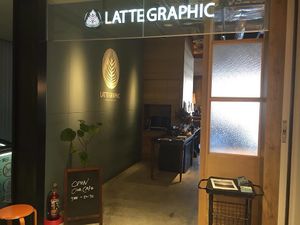 The exterior at Latte Graphic in Ebina