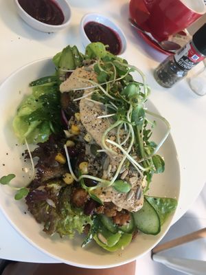 Vegan breakfast at Buzz Organic Food & Drink in Ao Nang