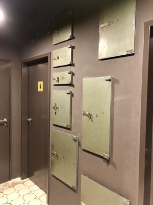 Klos im alten Tresorraum - very stylish at Tibits in St Gallen