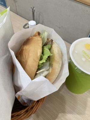 Mushroom burger  at DLS Vegetarian - Dé Lái Sù in Kaohsiung