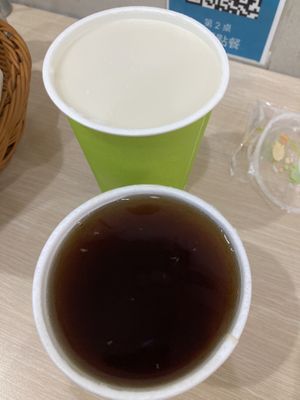Coffee and soy milkk  at DLS Vegetarian - Dé Lái Sù in Kaohsiung