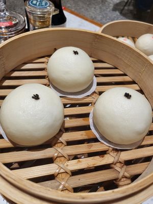 Sesame at Din Tai Fung 鼎泰豐 - Sentosa in Central Singapore
