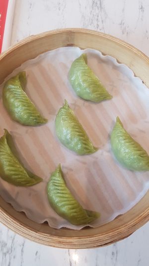 vegetarian steamed dumplings at Din Tai Fung 鼎泰豐 - Sentosa in Central Singapore