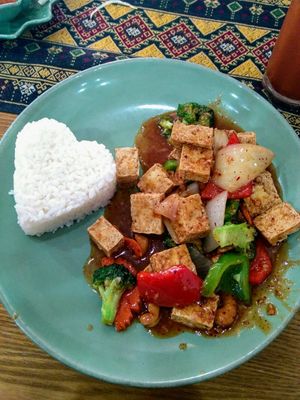 cashew nut w/ crispy tofu at Lan-na in Pyeongtaek
