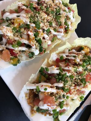 Madly in love with the taco. The walnut “meat” is nicely seasoned n flavored at Raw Vega in Bangkok