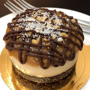 Snickers cake at Raw Vega in Bangkok