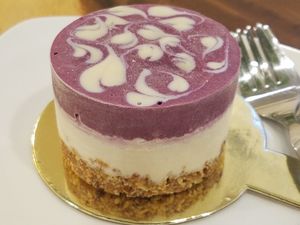 Raw berry and white chocolate cake at Raw Vega in Bangkok