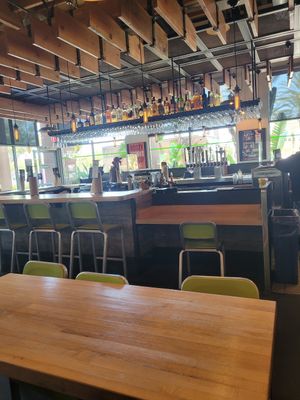 Bar at Hopdoddy Burger Bar in Tustin