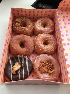 Box of 6 donuts at Brammibal's Donuts - Prenzlauer Berg in Berlin