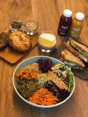 Vegan dinner at Moi in Lyon