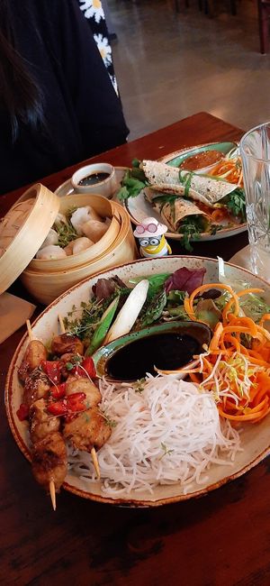 V3 - Seitan Spieße mit Spargel, Teigtaschen & Wraps at Vietal-Kitchen in Hannover