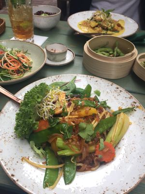 Vegan wok dish at Vietal-Kitchen in Hannover