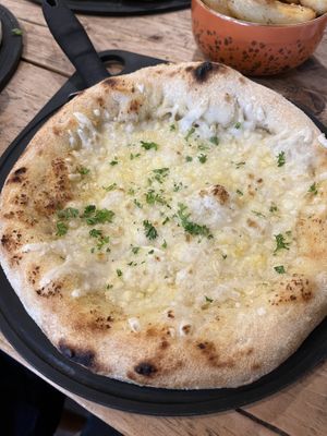 Garlic & vegan mozzarella bread  at Enzo in Nantwich