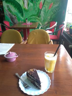 Yummy cake & fresh orange juice at Bez Lukru in Wroclaw