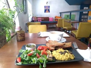 tofu breakfast at Bez Lukru in Wroclaw