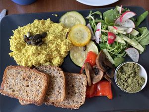 Magiczny talerz z tofucznica i nie tylko   at Bez Lukru in Wroclaw