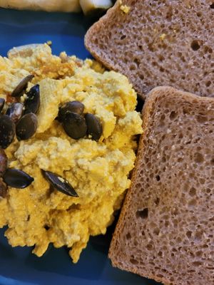tofu scramble and bread at Bez Lukru in Wroclaw