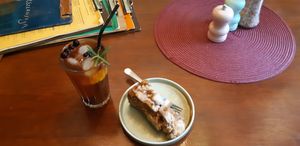 Ice tea with apple cake at Bez Lukru in Wroclaw