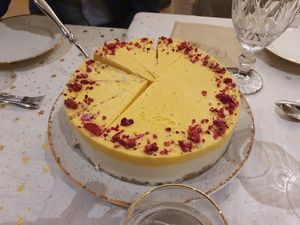 Mango cake at Bez Lukru in Wroclaw