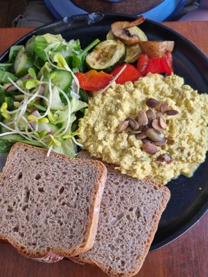 Tofu Scramble at Bez Lukru in Wroclaw