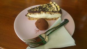 snickers cake at Bez Lukru in Wroclaw