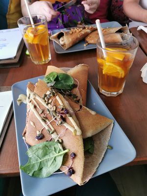 naleśniki gryczane K'Angi z ice tea at Bez Lukru in Wroclaw