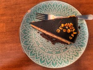 Snickers cake at Bez Lukru in Wroclaw