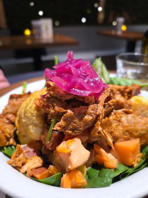 Compose your own bowl at SLA - Catharijne in Utrecht