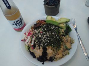 Delicious vegan sushi bowl salad at SLA - Catharijne in Utrecht