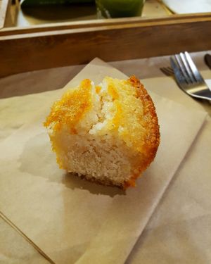 Cake at Urbana - Marechal Saldanha in Porto