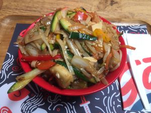 Brown rice noodles with tofu and vegetables at Gatsu Gatsu in Brussels
