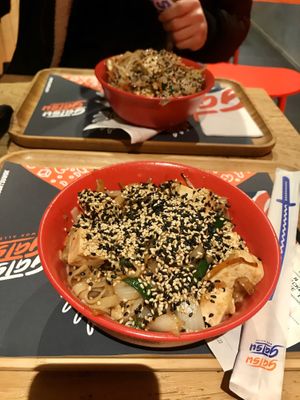 Very full bowl, nice ambiance at Gatsu Gatsu in Brussels