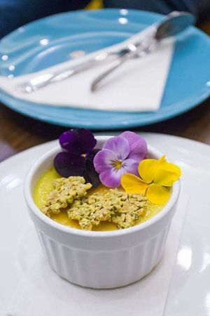White chocolate créme brulée with pistachio at Vegazzo in Szeged