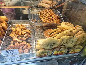 Vegan at Delisnacks 德利食 - Chong Boon Market in Northeast Singapore