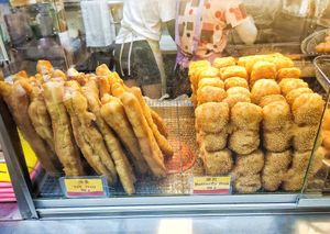 Vegan at Delisnacks 德利食 - Chong Boon Market in Northeast Singapore