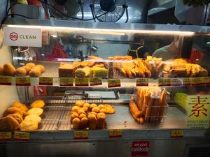 Assorted items available at Delisnacks 德利食 - AMK 628 Market in Northeast Singapore
