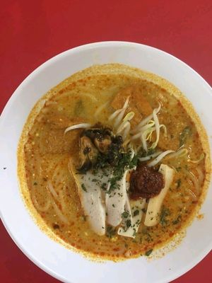 yummy laksa at An Xin Vegan Stall in Central Singapore