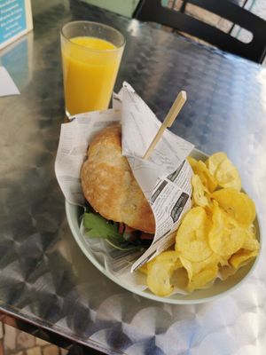 Nice burger at Moko Veggie Cafe - Anjos in Lisbon