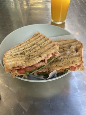 Bacon, spinach and tomato  at Moko Veggie Cafe - Anjos in Lisbon