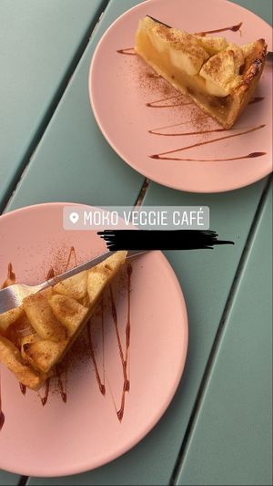 Apple pie (very good) at Moko Veggie Cafe - Anjos in Lisbon