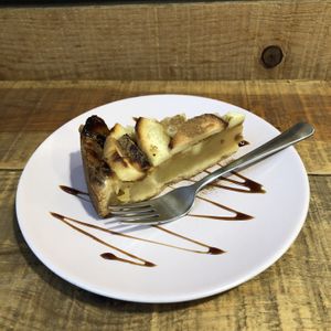 Apple tart at Moko Veggie Cafe - Anjos in Lisbon