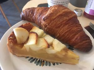 Apple pie and croissant at Moko Veggie Cafe - Anjos in Lisbon