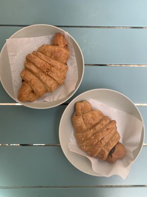 Snickers croissants at Moko Veggie Cafe - Anjos in Lisbon